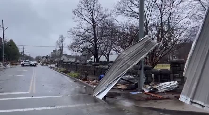 Tornado damage in Hopkinsville KY Jan 1, 2022