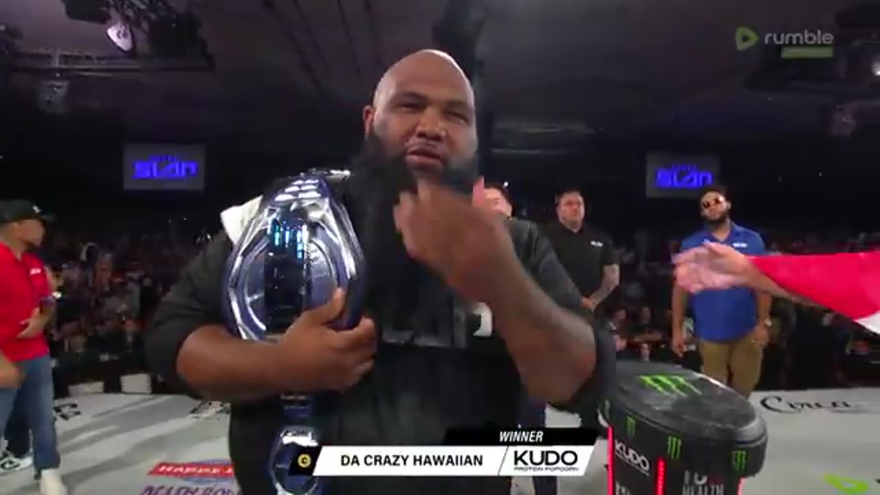 800+pound title match da crazy vs Danie ven Heerdan