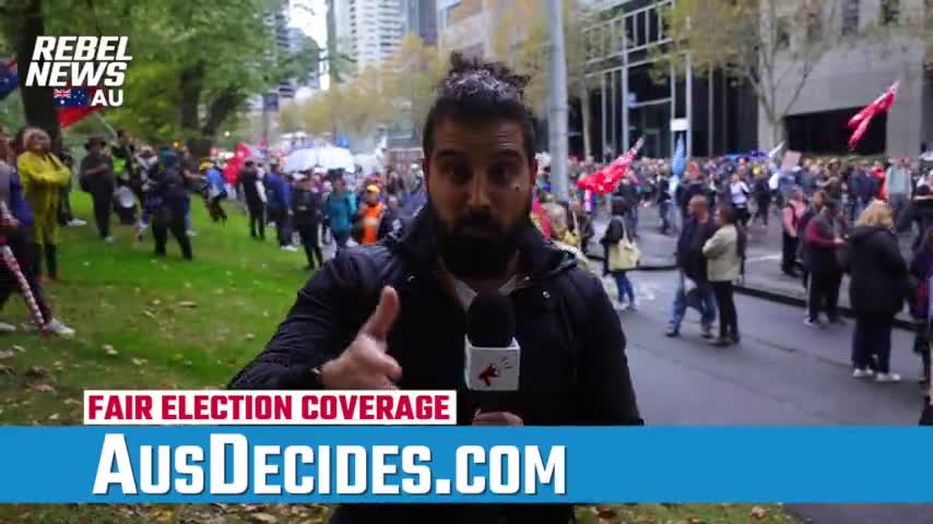 Thousands rally to 'vote majors out' a week before the election
