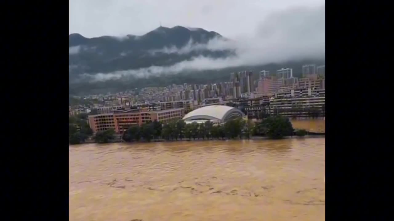 China: Floods of the century wich left at least three dead.