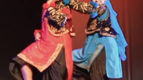 The best Punjabi couple dance/ in Punjabi dresses and on punjabi song