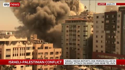 Media building in Gaza collapses after Israeli airstrike