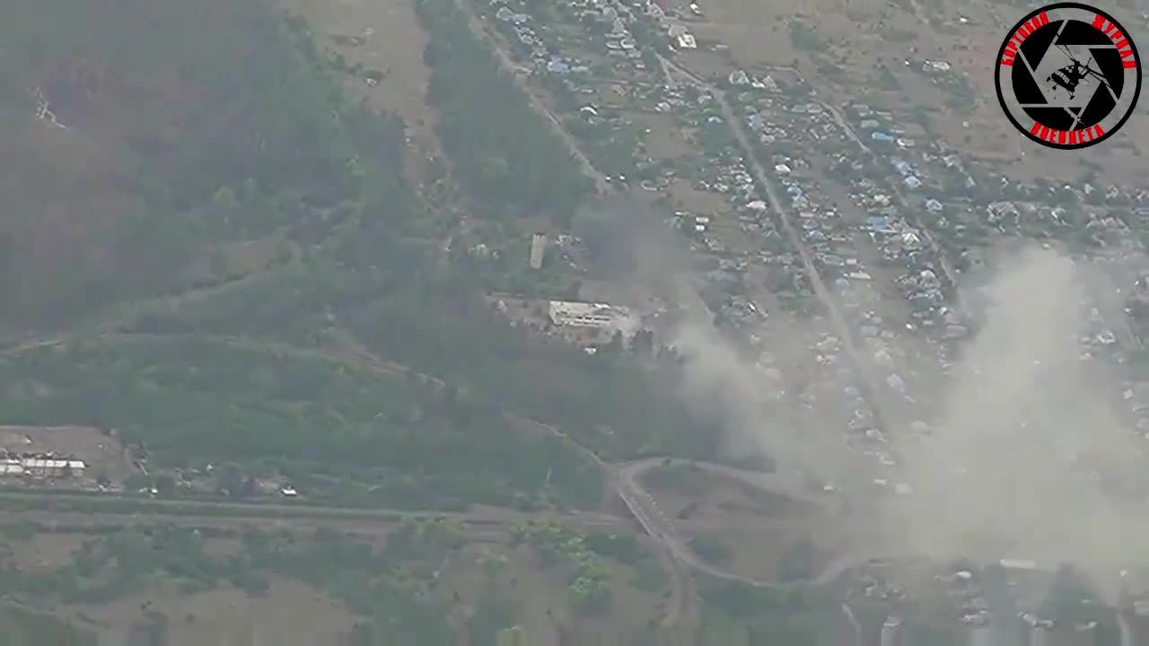 Russian FAB Airstrikes Ukrainian positions on water utility building in Krasny Liman