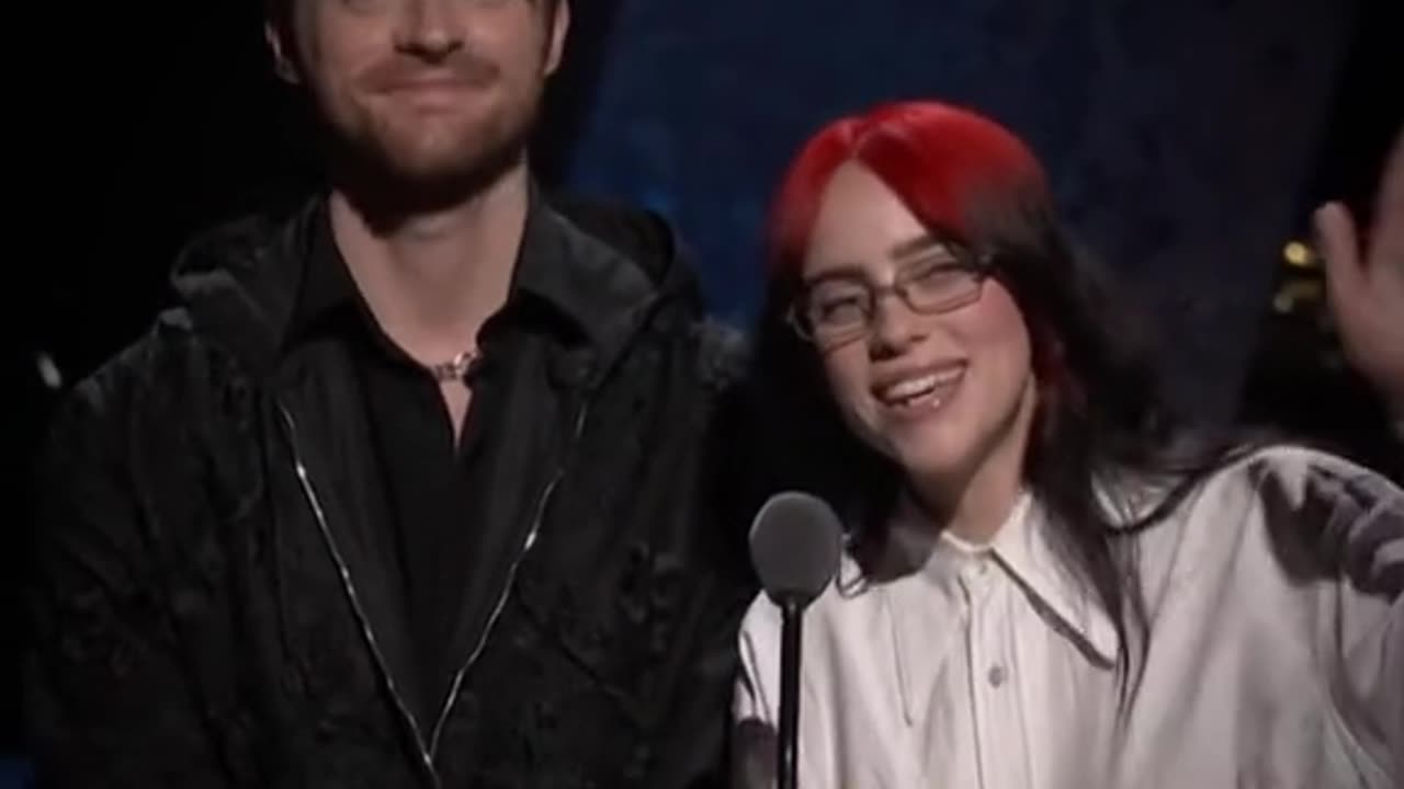 [ NEWS GRAMMY 2024] Billie winning her first grammy of tonight !! #billieeilish #grammys2024