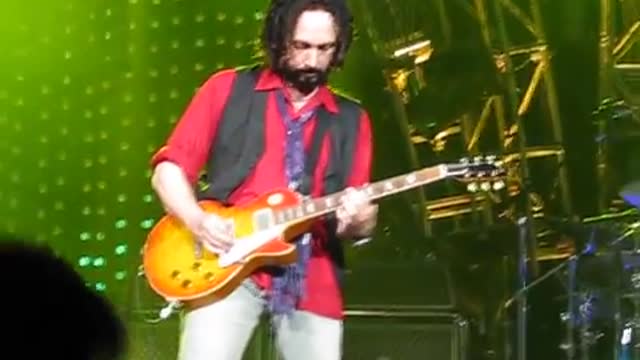 Tom Petty and the Heartbreakers - THE WAITING