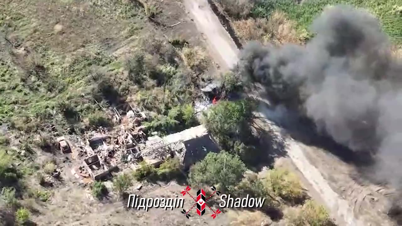 The Shadow special forces unit has been hit: the pillbox is damaged, the cannon