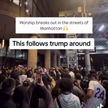 Worship breaks out in the middle of Manhattan | #GodWins
