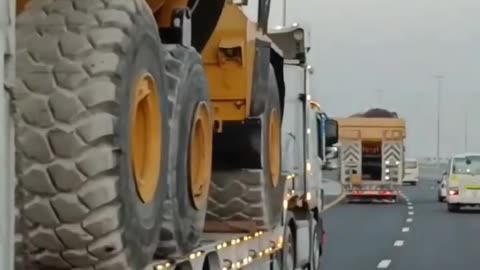 Mastering the Heavy Haul: Dump Truck Adventures on a Lowboy Trailer! 🚛