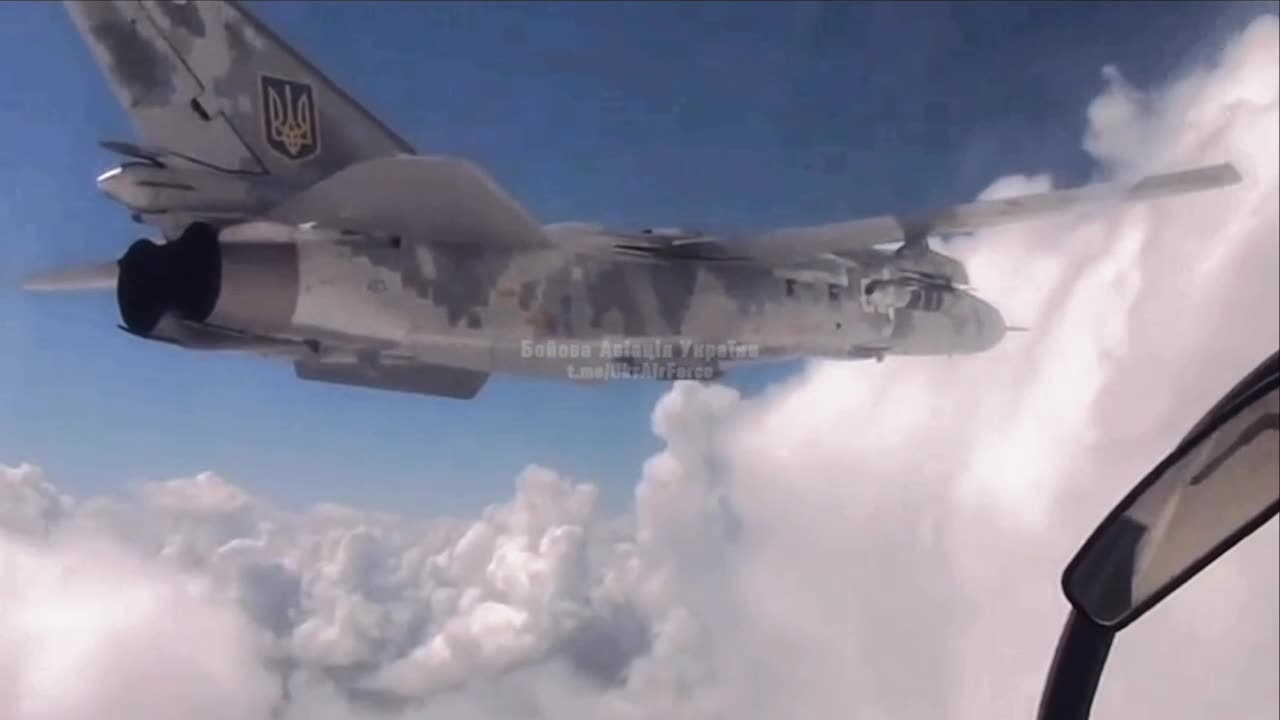 Incredible Video from a Ukrainian Su-24 Bombing Run