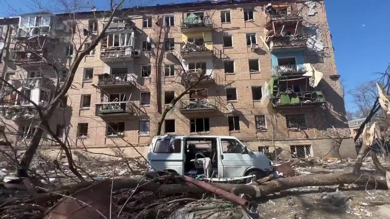 Massive destruction in a residential complex in Kyiv after bombing last night