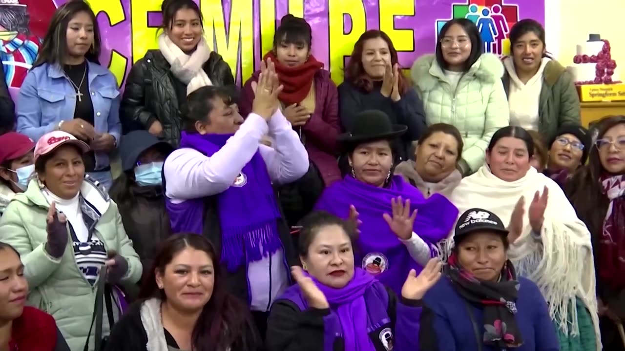 Taxi line challenges gender norms in Bolivia