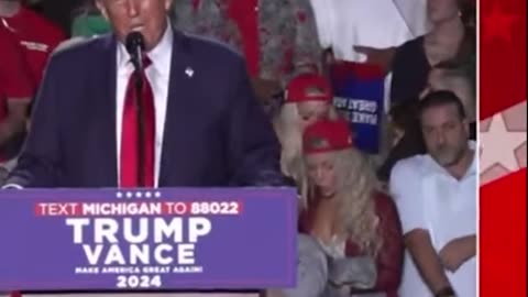 Trump rally descends into DYSFUNCTION as Trump behaves BIZARRELY