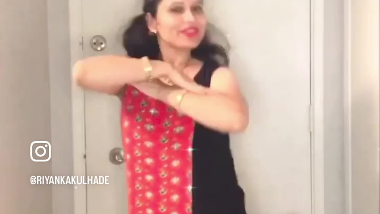 Bollywood song / bollywood dance style