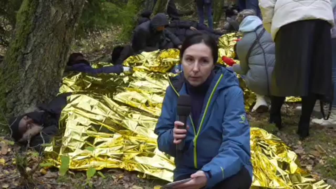 Przerażające wideo: Polscy funkcjonariusze ścigali 15 uchodźców z psami na granicy z Białorusią