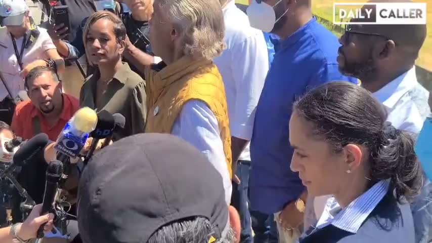 Race Huckster Al Sharpton HECKLED in Del Rio by Patriotic Americans