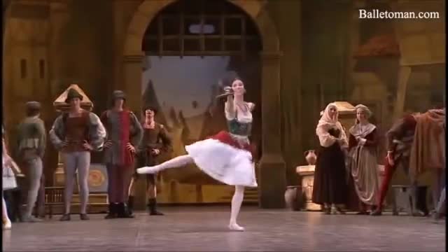 Esmeralda's Entrance - Maria Alexandrova (Bolshoi Ballet 2011)