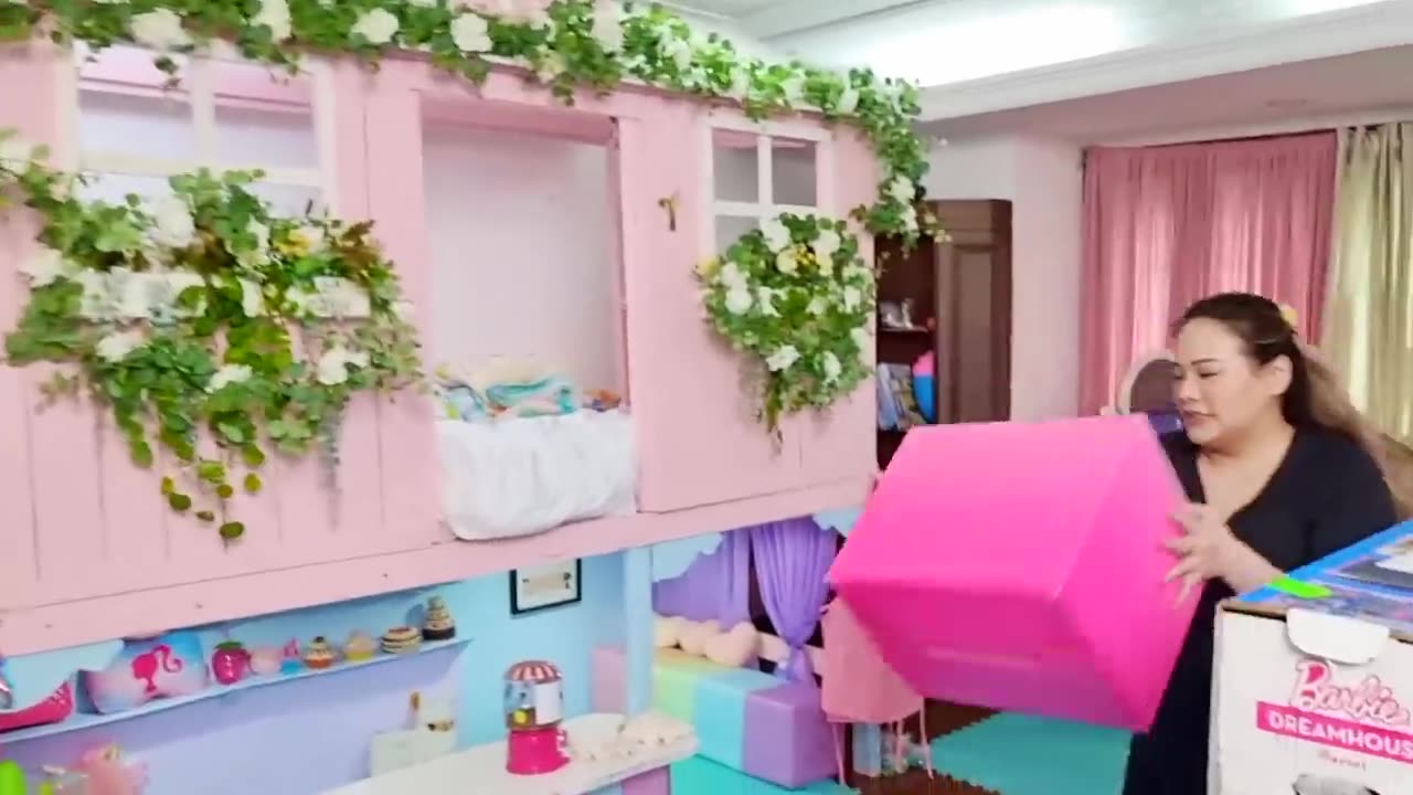 Doll House Warming Party at the Dream House! | Little Big Toys