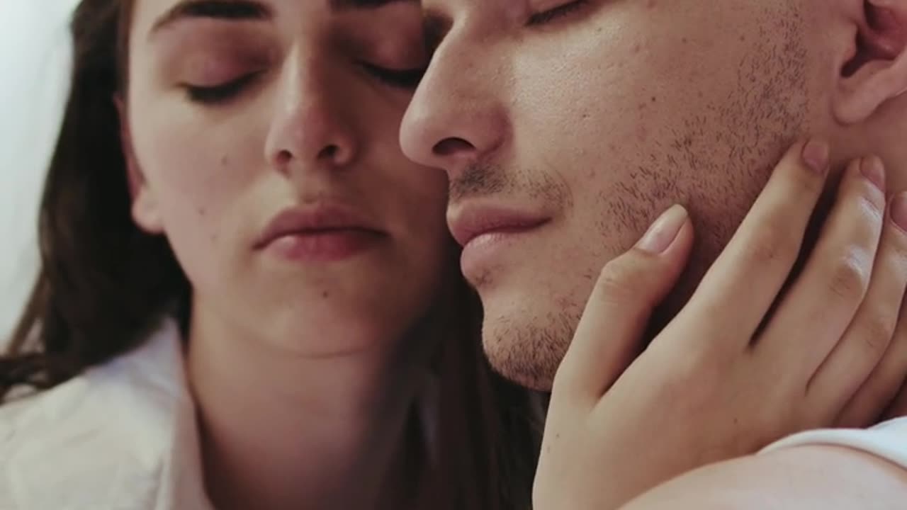 One side love | lip kissing | hot sexy kiss | fresh kiss fresh mood