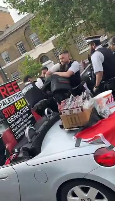 Met Police finally dealing with the Hamas supporters in Whitechapel