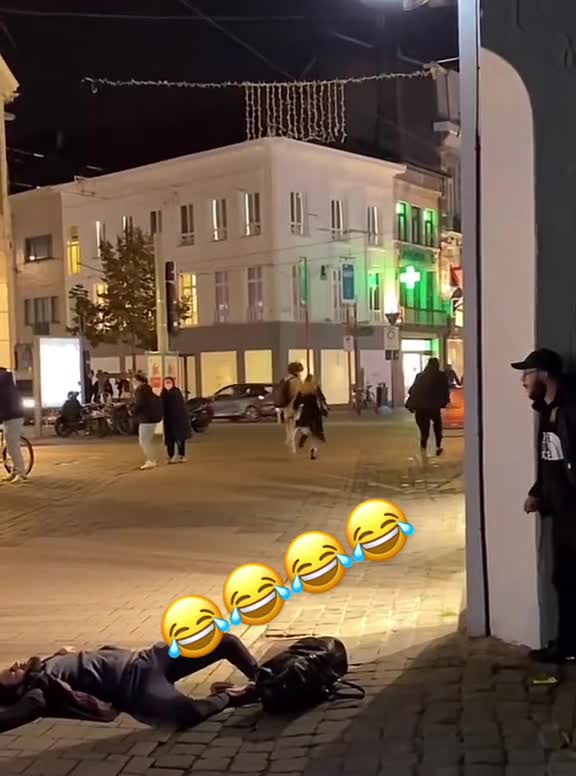 funny|prank|jokes|funny jokes|dad jokes|funny memes|funny video|fun|laughing|funny animal|knock