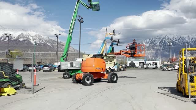 Aerial Boom Lift 2013 JLG 450AJ 4x4 46' Platform Diesel Generator Articulated Manlift Telescopic