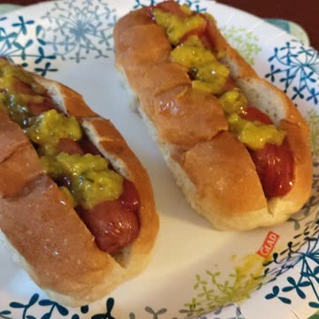 Eating Hebrew National Beef Franks, Dbn, MI, 7/13/23