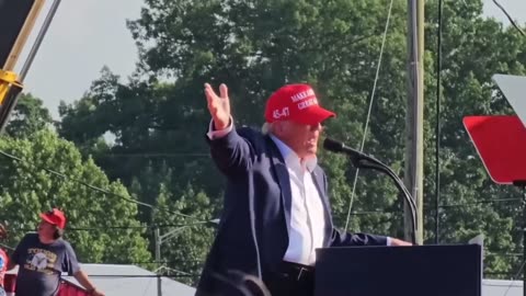 John Cullen We found another shooter.. On Trump's other side.