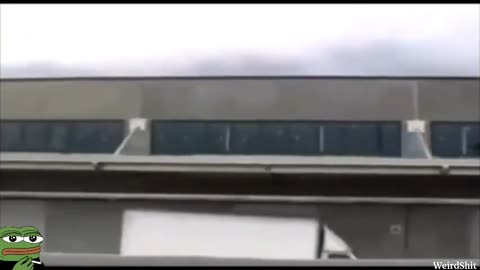 Evidence of Reverse Engineering: Huge flying Craft filmed by a driver in the USA
