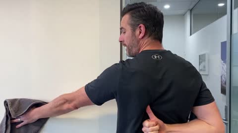 Exercises to improve scapula winging and irregular shoulder movement