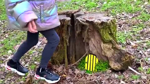 RESCUE the Smallest KITTEN in the World !! And building a NEW HOUSE for CAT #cat #cute