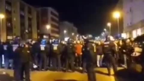 Freedom protesters break through police lines in Magdeburg Germany 🇩🇪