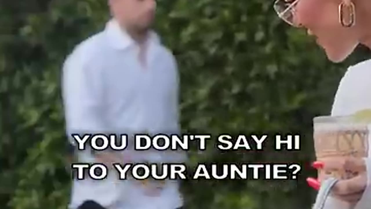 You don't say "Hi" to your auntie? 😜😜 Kylie Jenner explains | Stormi