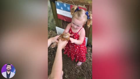 Funny Baby, When Play with Chicken.