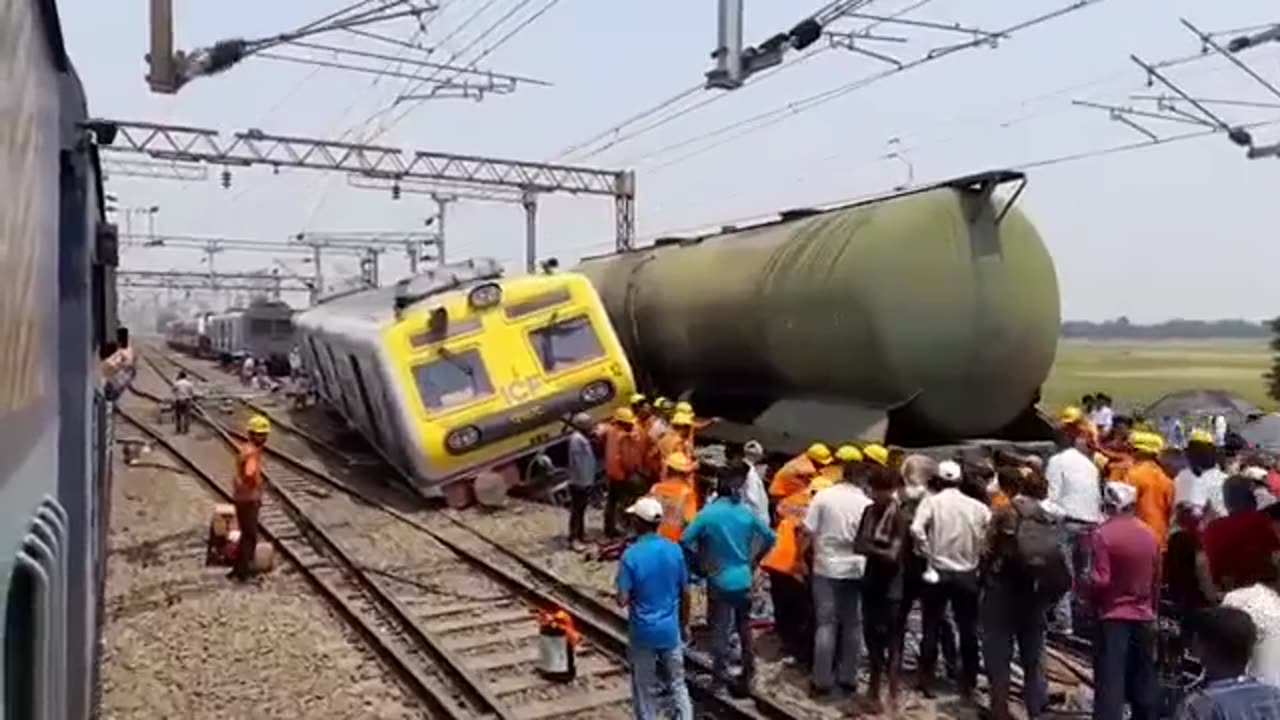 Local- Train- De- Railed