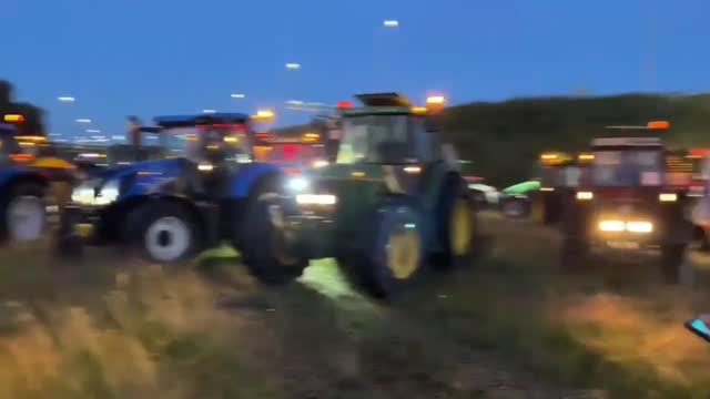 Dutch Farmers Turn up the Heat on the Government, Warn Them to 'Get Ready for the Toughest Action Ever'