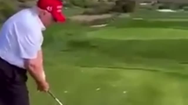 Trump says “45th & 47th President” while golfing