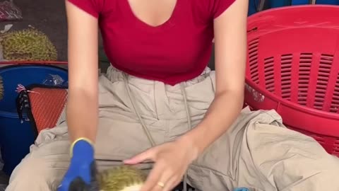 Amazing_Durian_Cutting_Skills_By_Pretty_Lady_-_Thai_Street_Food