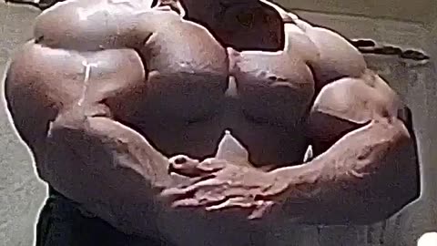 Huge, massive Bodybuilder Massixman