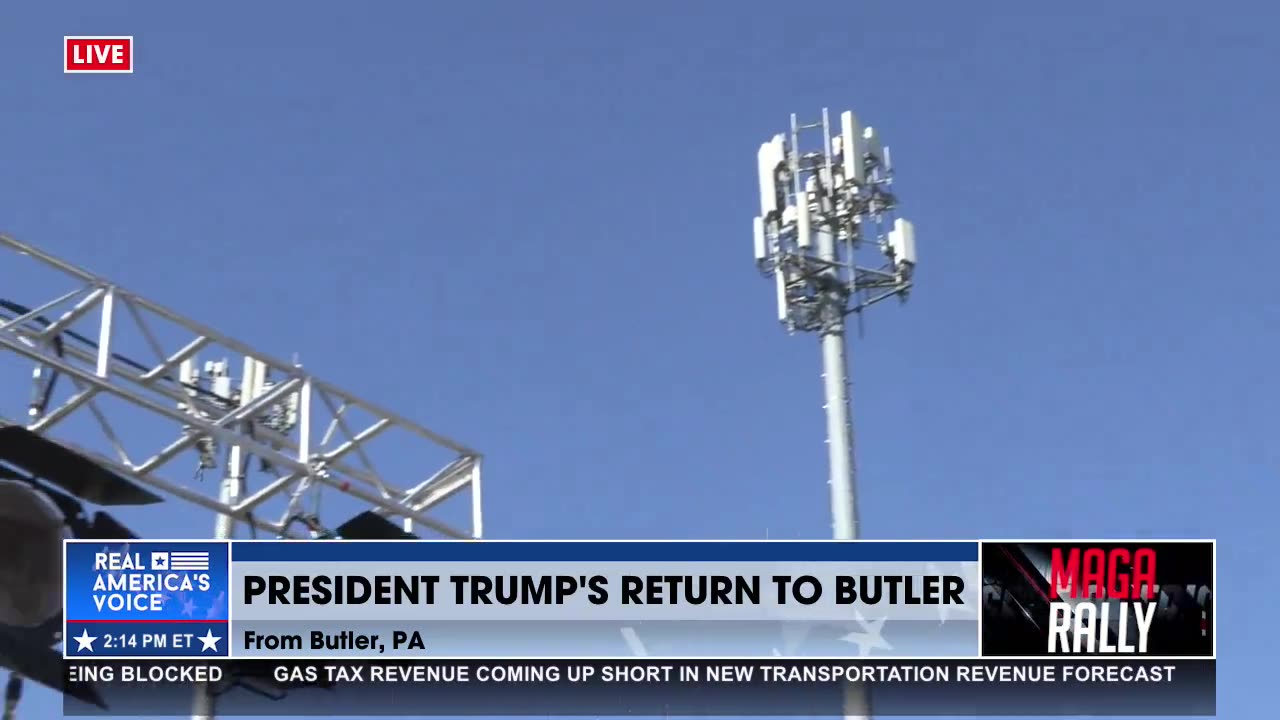 PARACHUTERS AT BUTLER PA RALLY