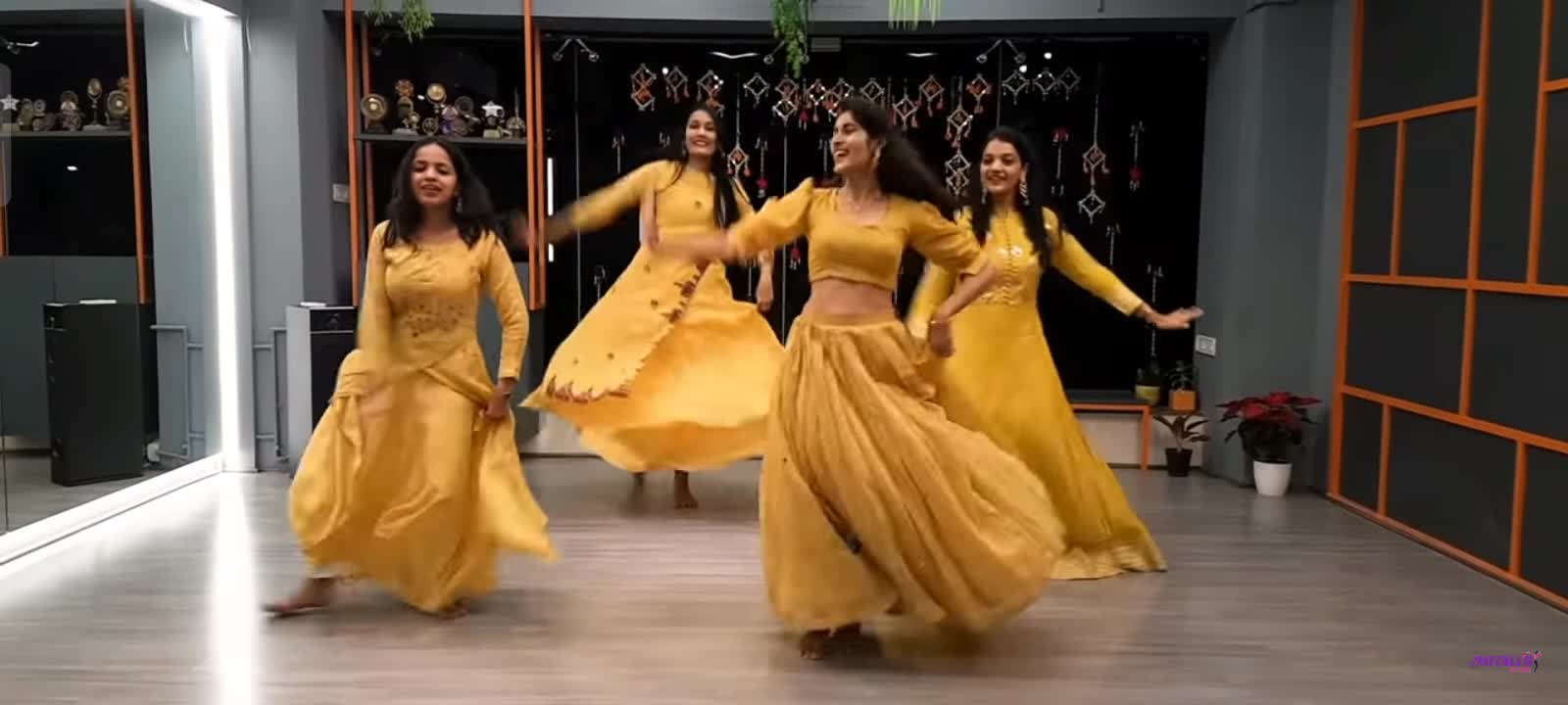 Haldi mehndi dance meshup // dance cover by // Mitali dance