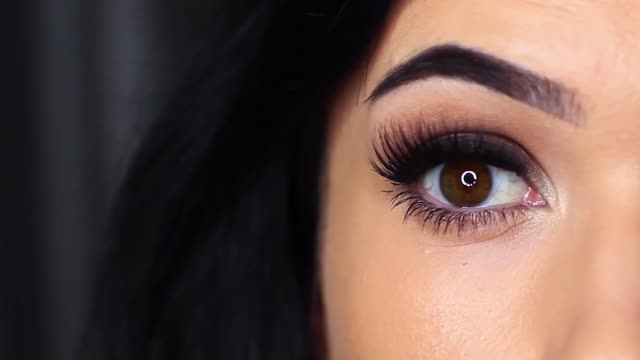 Create the PERFECT SMOKE EYE makeup.