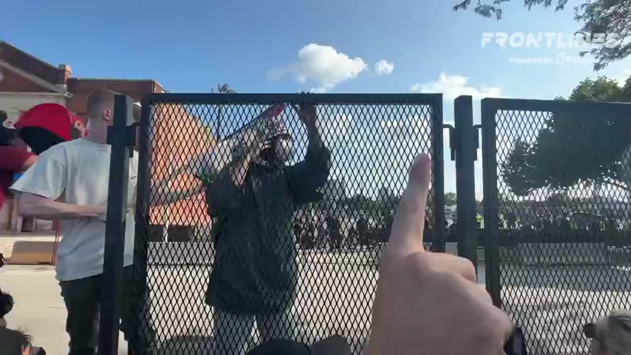 The perimeter fence has been BROKEN DOWN by “protestors” at the DNC in Chicago