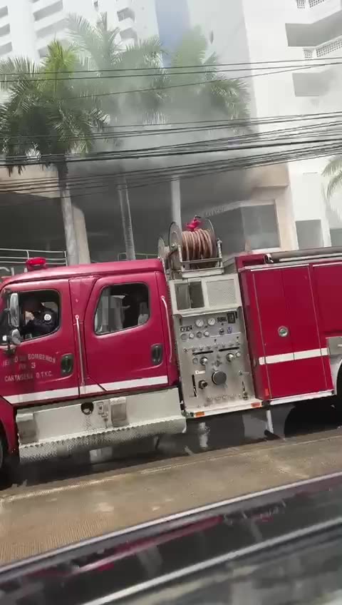Incendio en centro comercial de Bocagrande