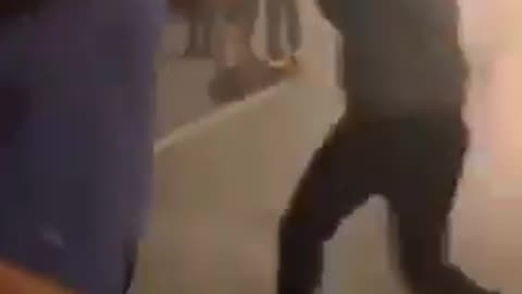 📍Ireland A group of migrants start a fight, which results in them getting