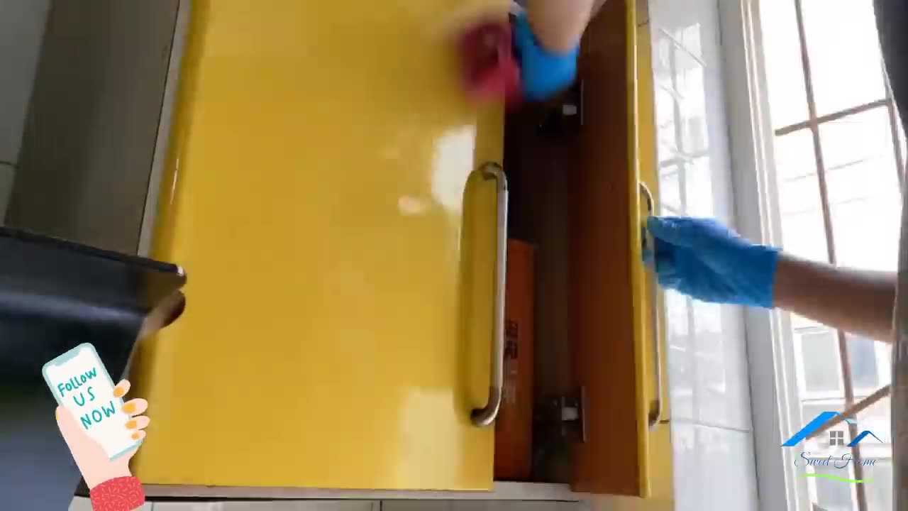 This is no longer a house But a toy store Needs to clean