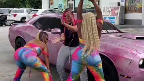 GAS STATION TWERKERS 