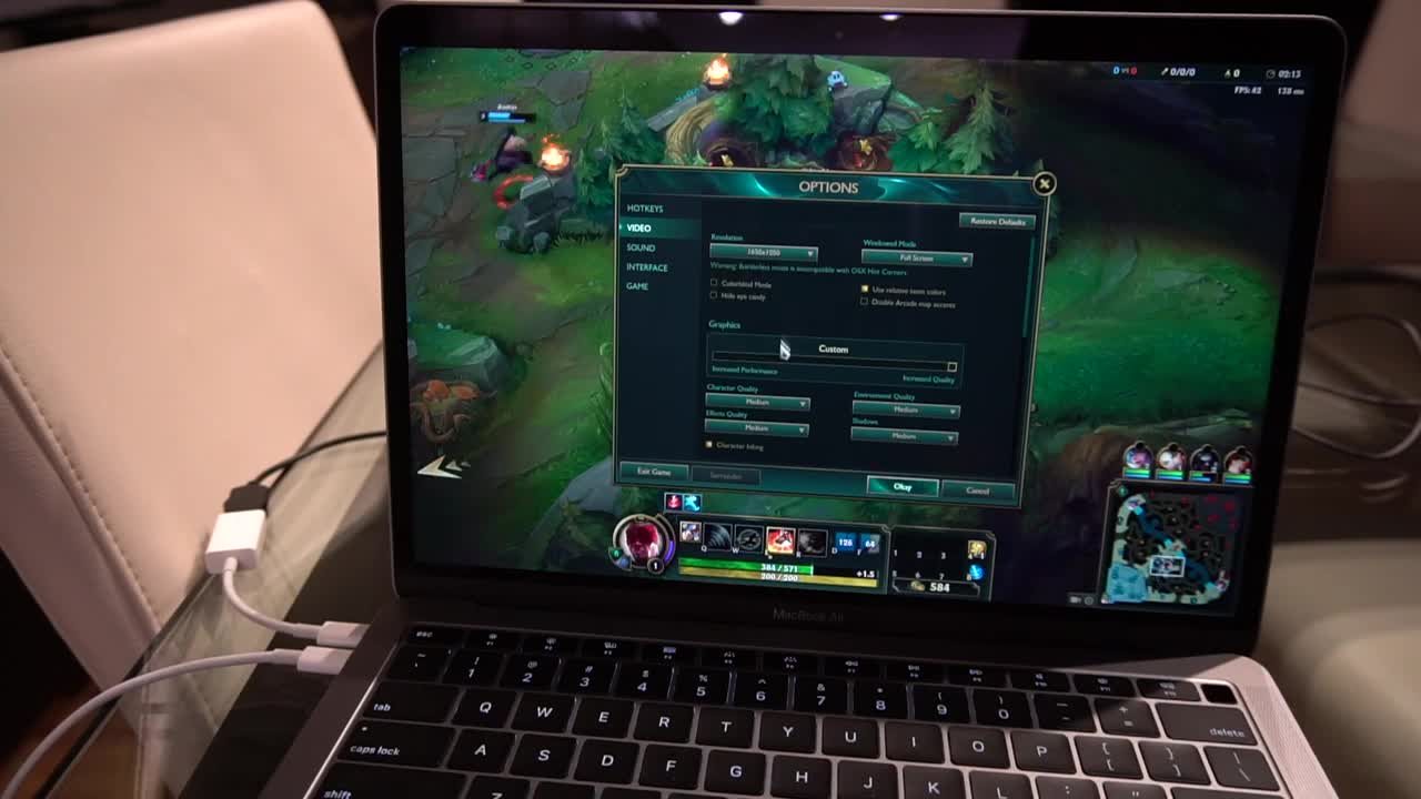 2019 Macbook Air i5, 16G - League of Legends gaming review