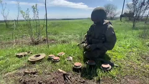 Russian military engineers continue clearing unexploded ordnance from Kharkov region