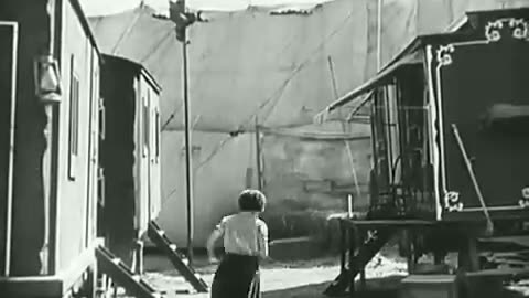 Charlie Chaplin - The Lion's Cage