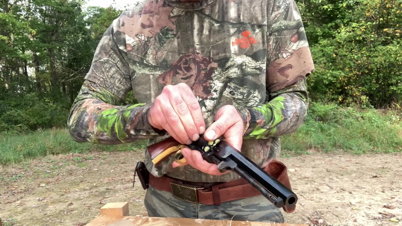 Loading and shooting the pietta 1852 navy colt
